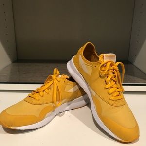 Rebock, Women US Size 9 Yellow